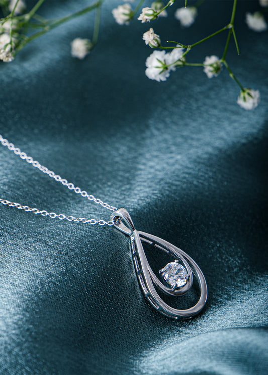 Silver Teardrop Pendant Necklace
