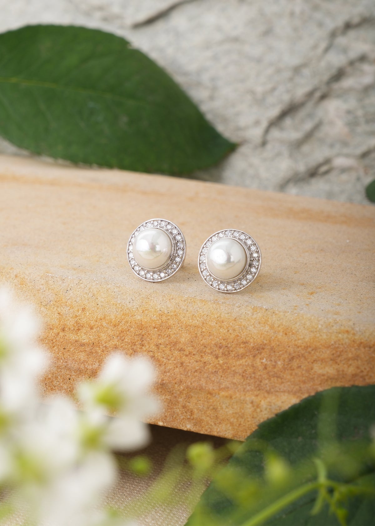 Silver Neha Noor Pearl Stud Earring