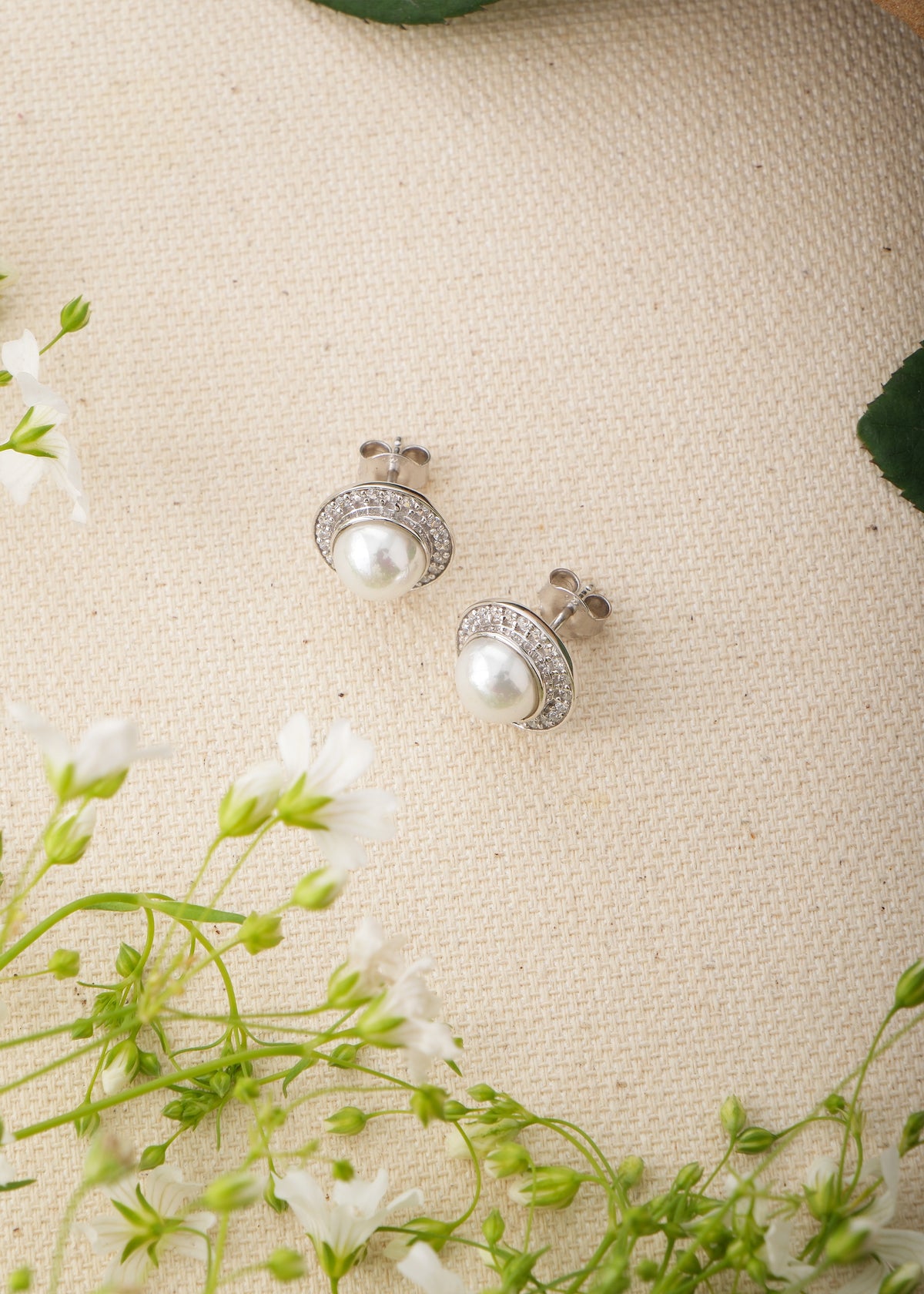 Silver Neha Noor Pearl Stud Earring