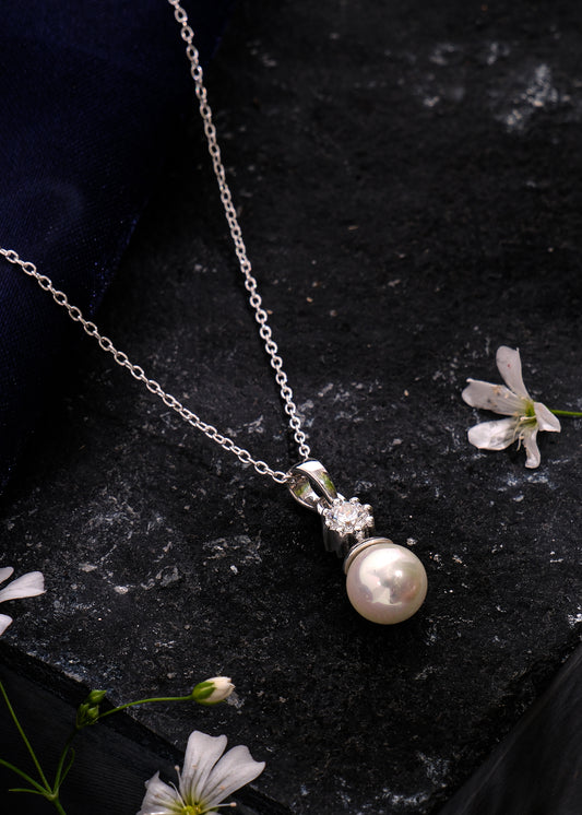 Silver Classic Pearl Pendant Necklace