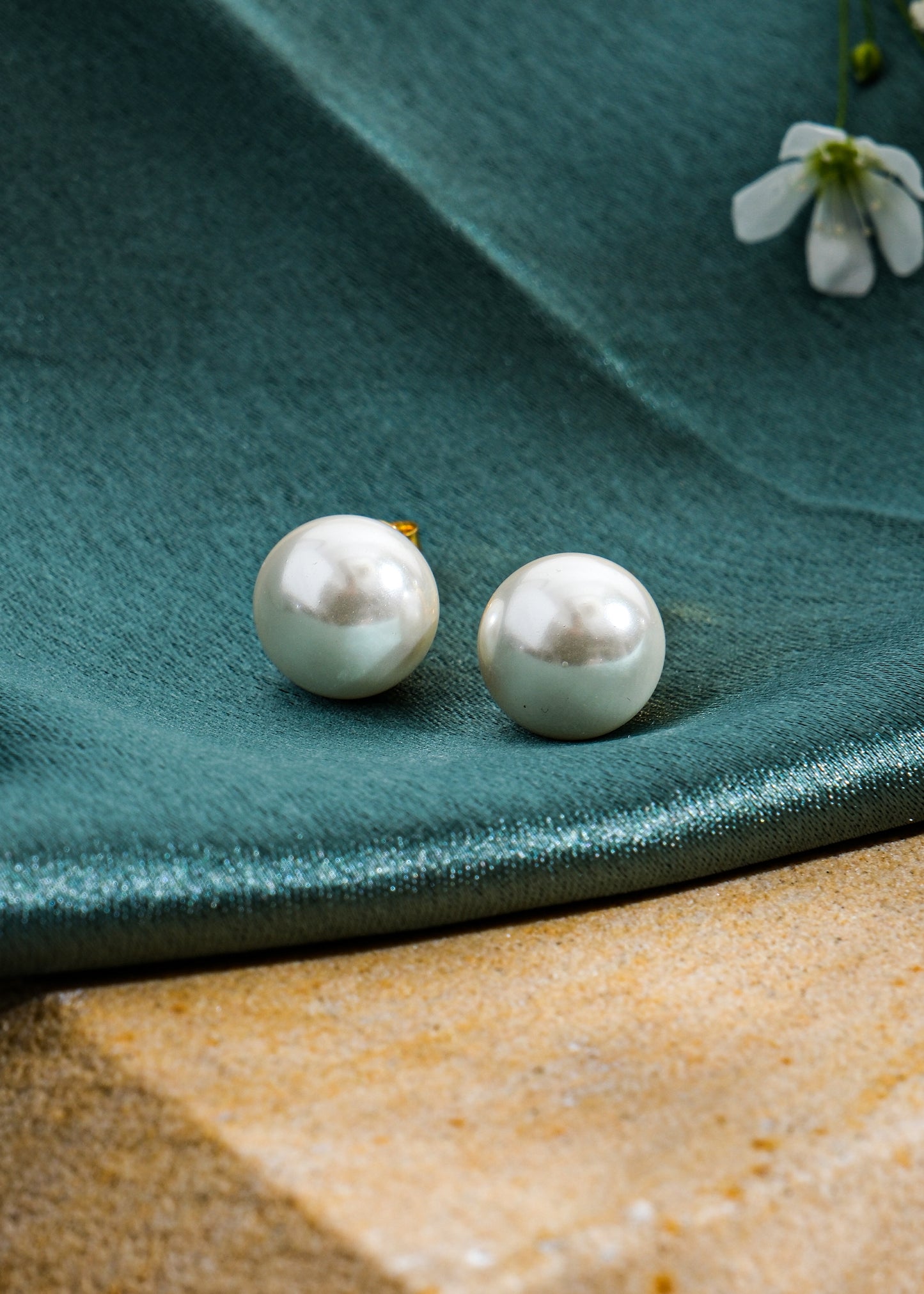 Silver Sunny Pearl Stud Earring
