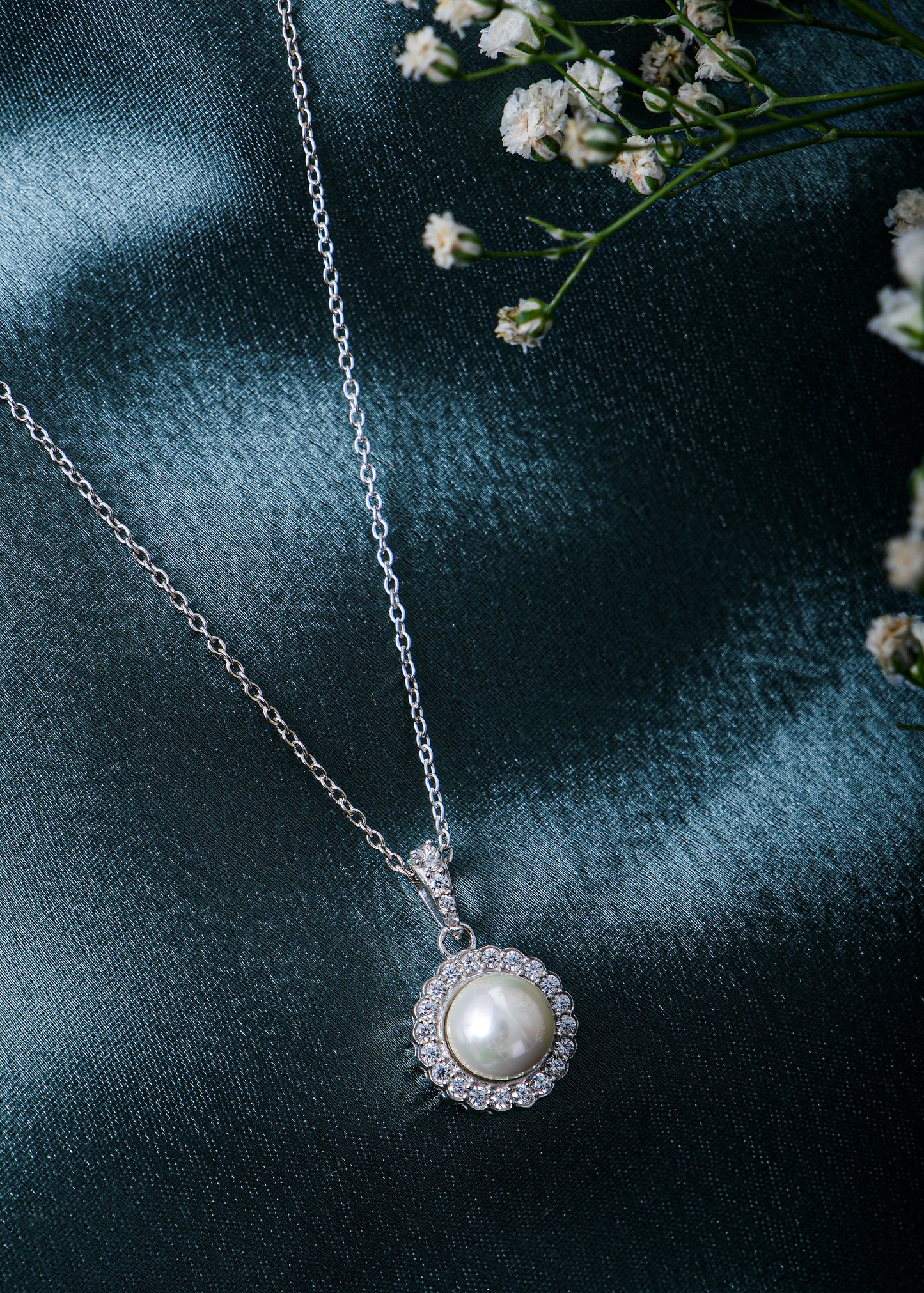 Silver Sunny Pearl Necklace