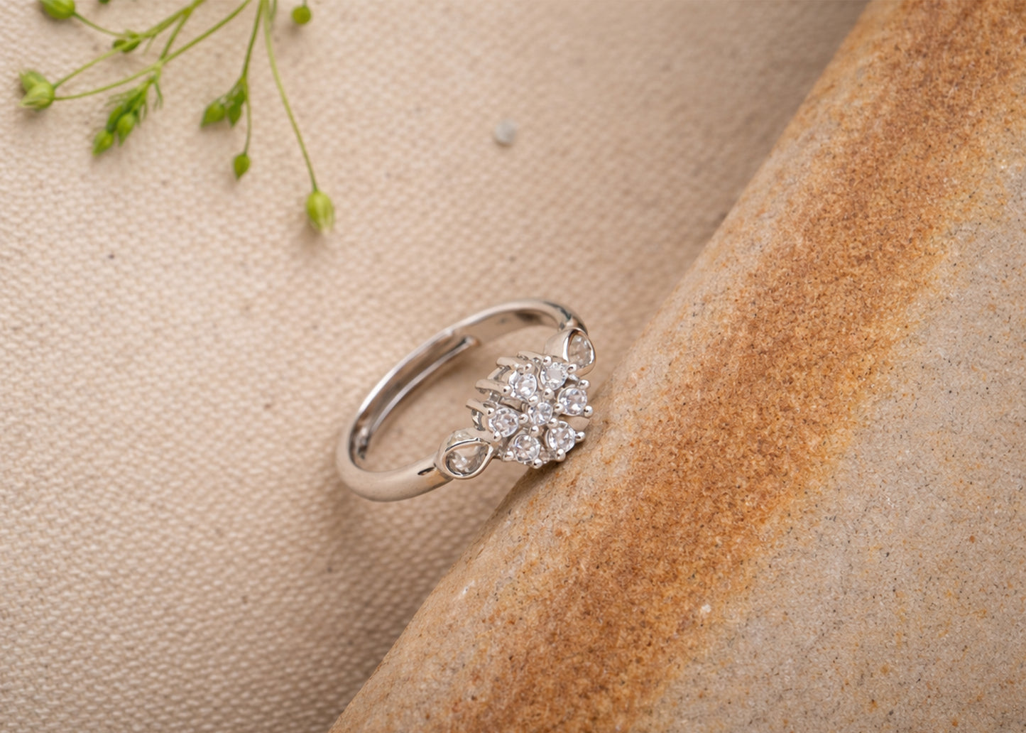 Silver Hana Floral Ring