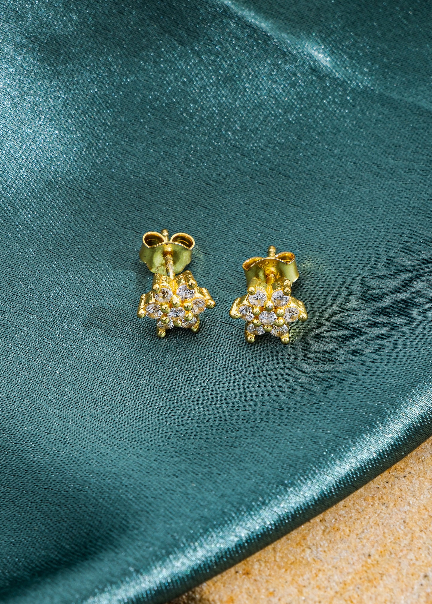 Silver Pinki Petals Stud Earring