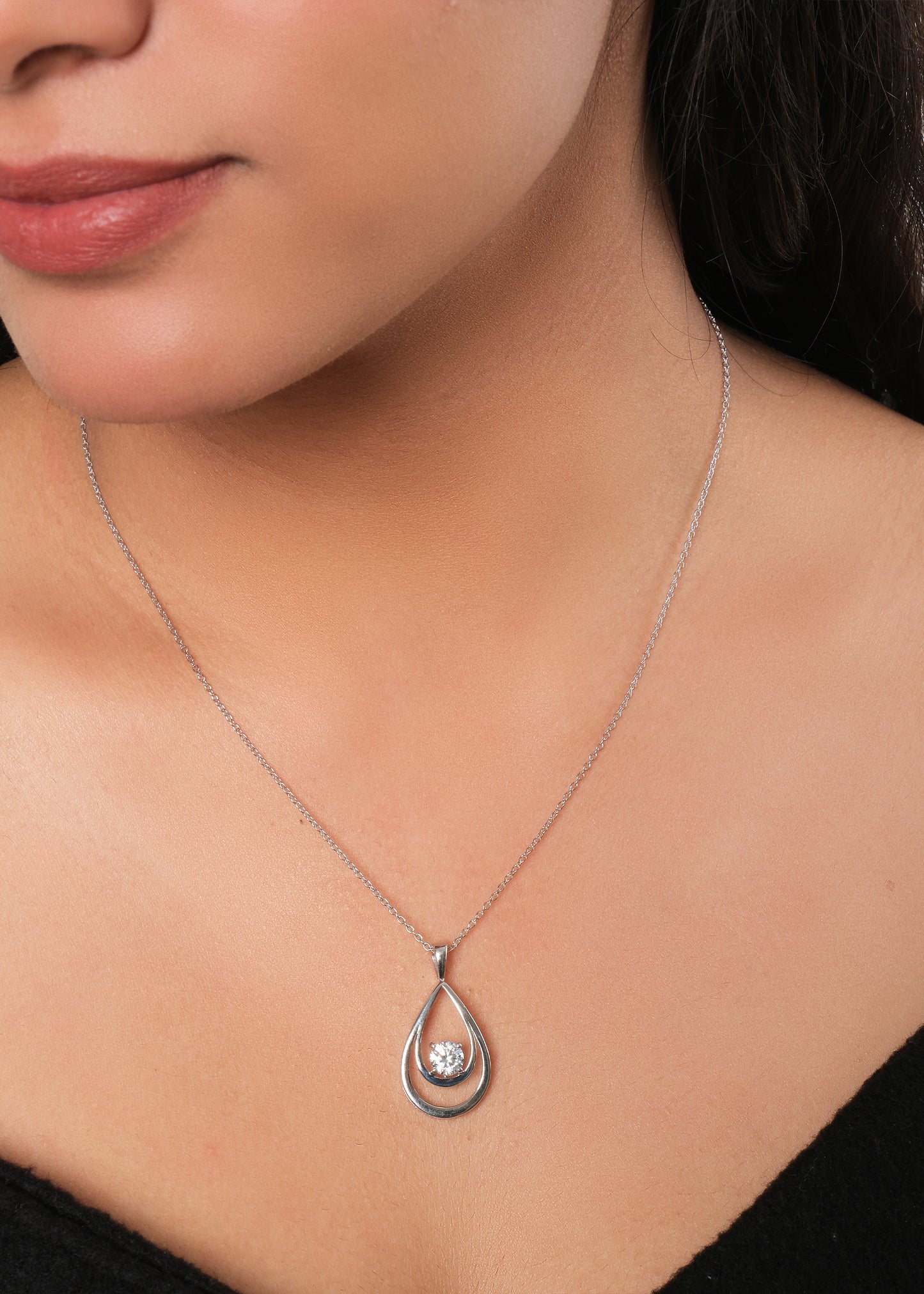 Silver Teardrop Pendant Necklace
