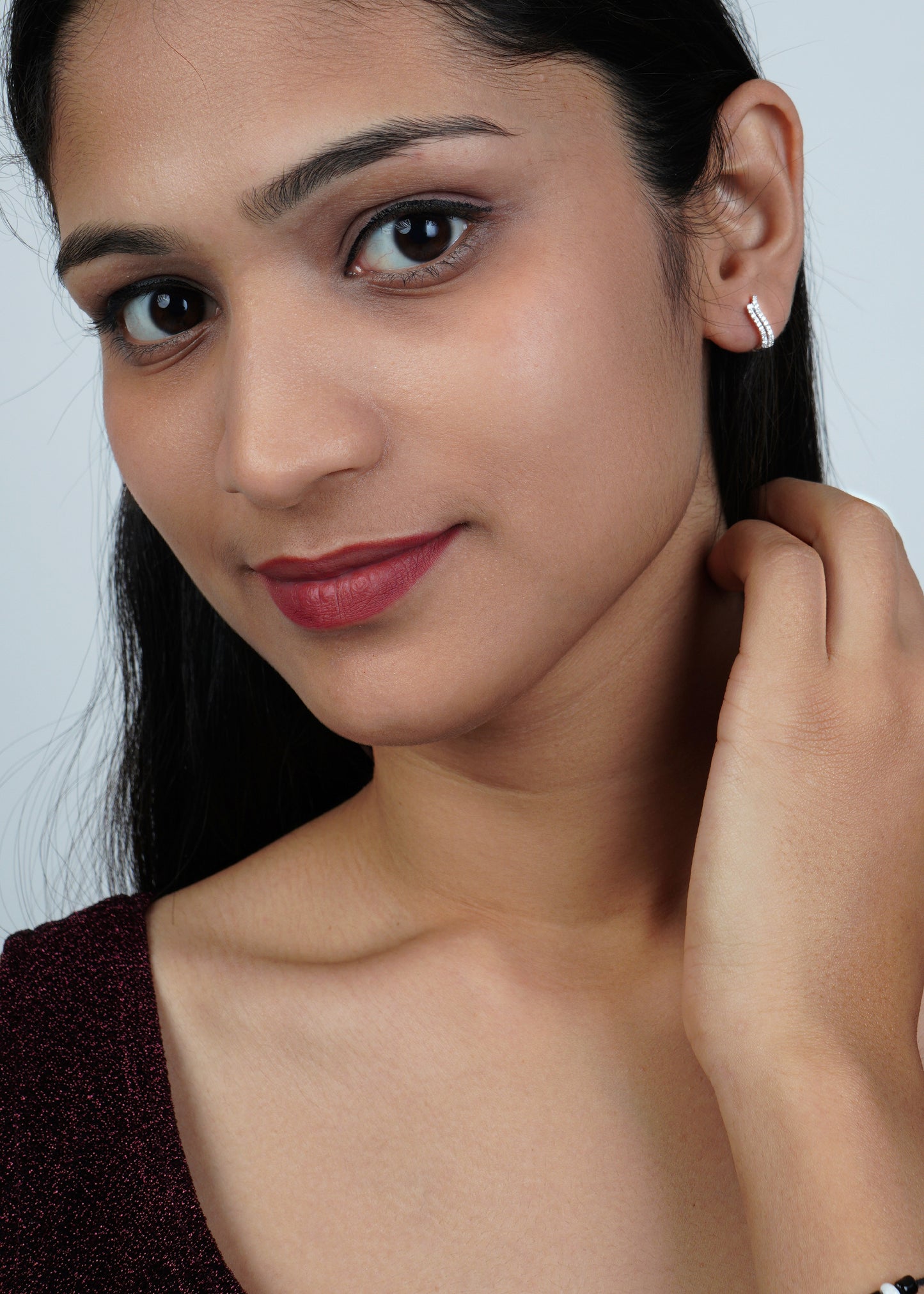 Silver Roza Huggie Earring