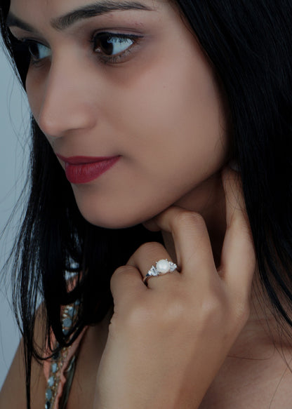 Silver Pearl Fleur Ring